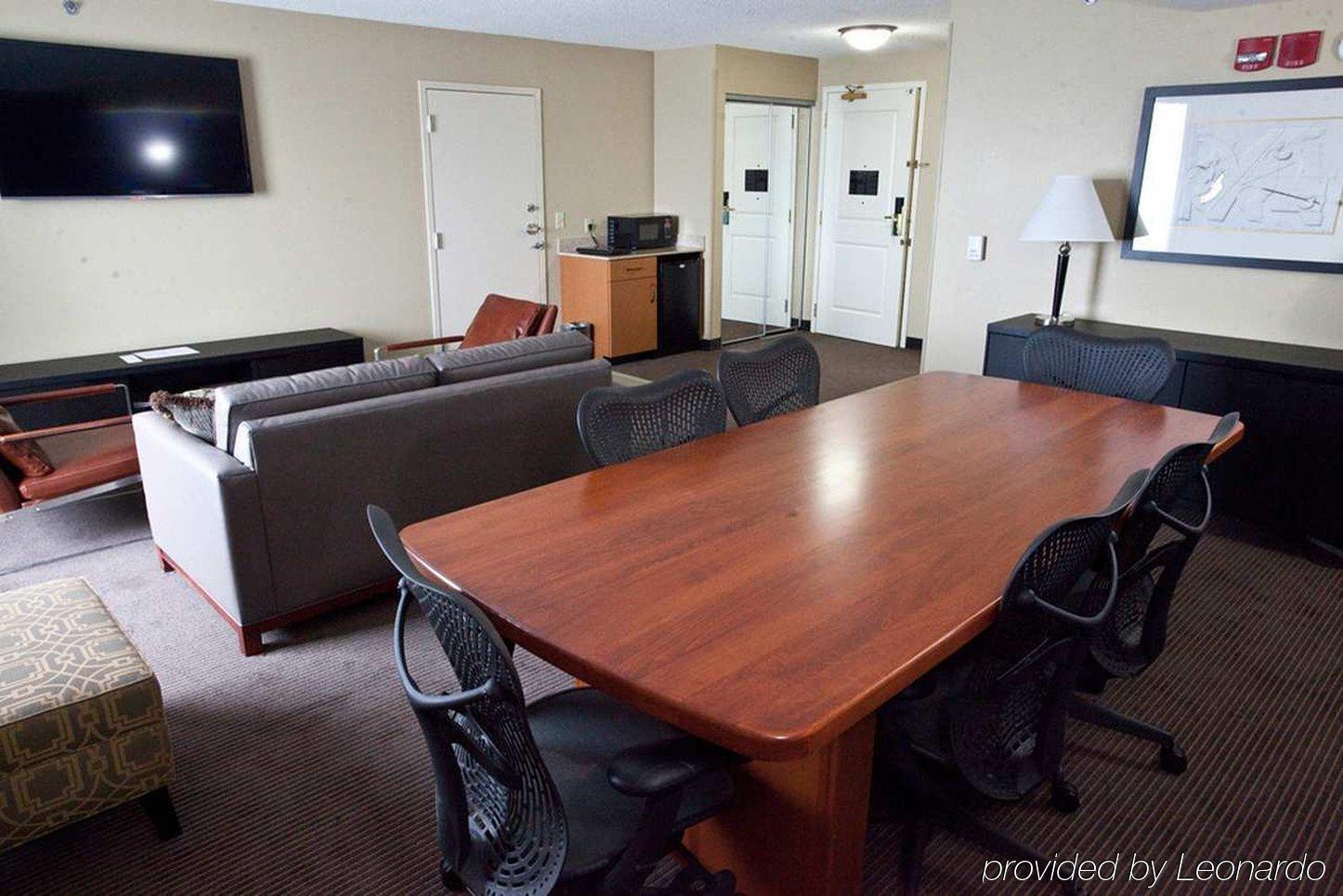 Hilton Garden Airport Hotel